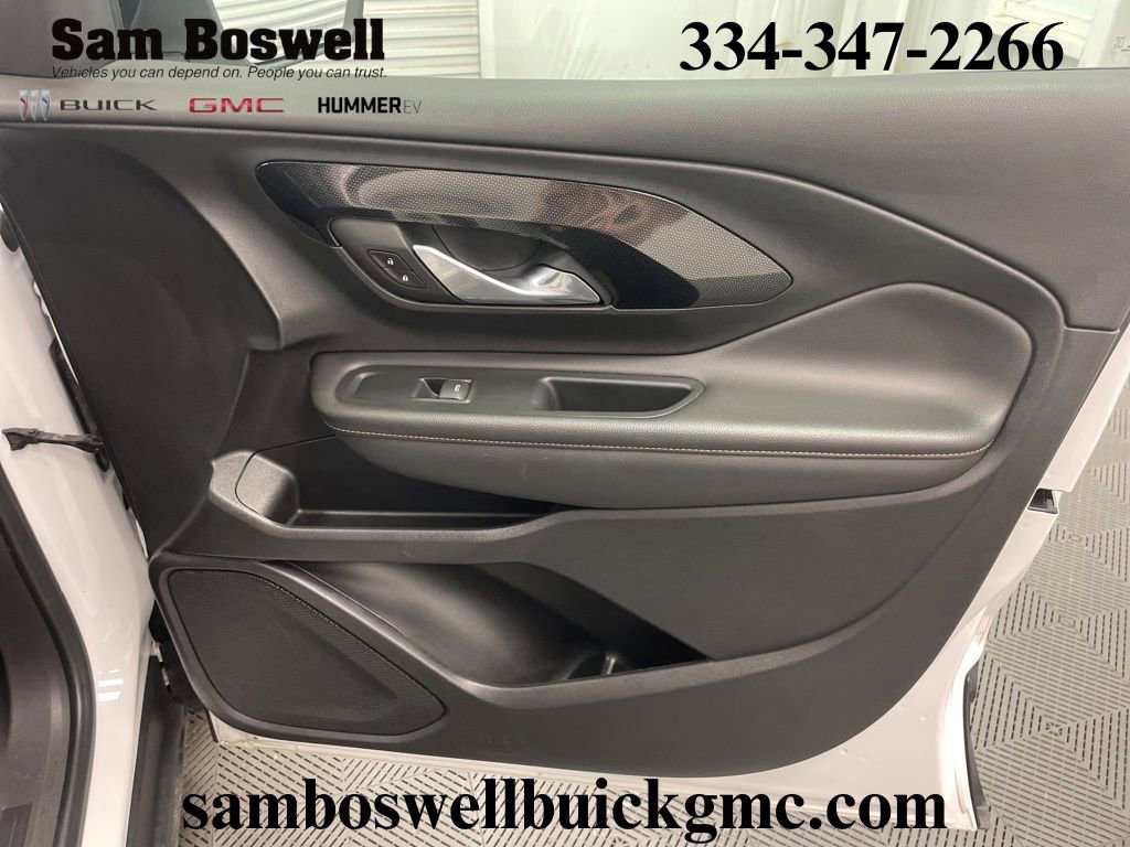 Used 2022 GMC Terrain AT4 image 32