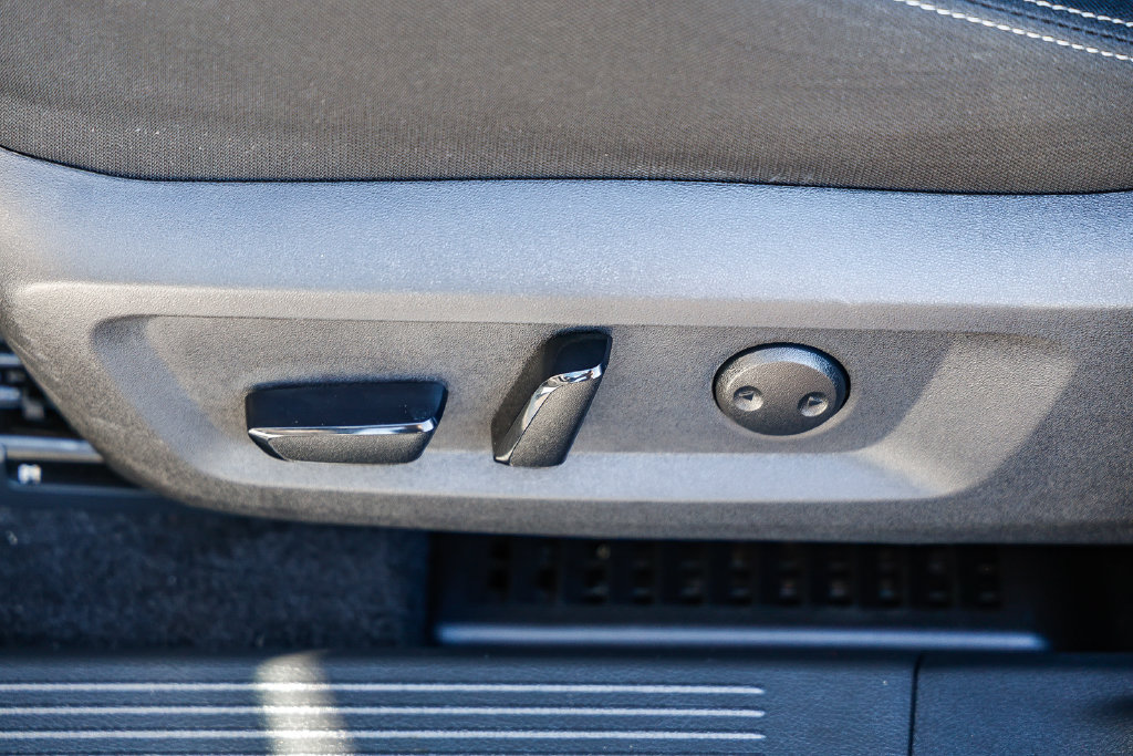Used 2023 Nissan Rogue SV FWD image 40