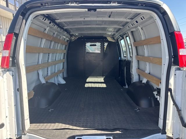 Used 2024 Chevrolet Express 2500 w/ Driver Convenience Package image 15