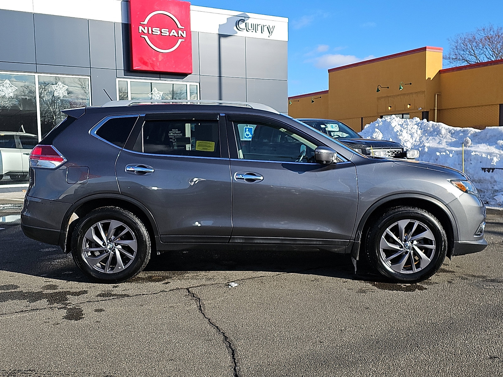 Used 2016 Nissan Rogue SL w/ SL Premium Package image 7