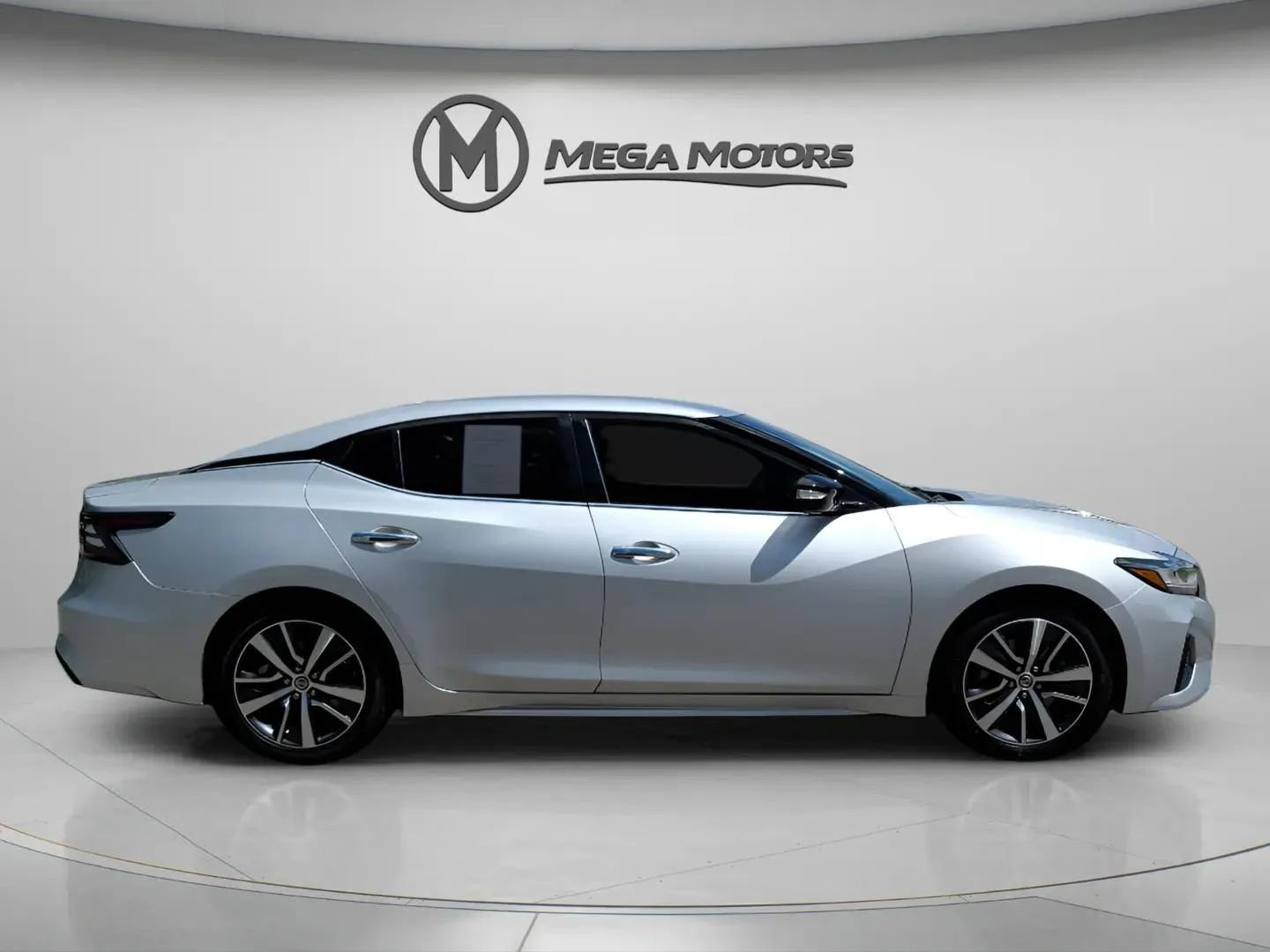 Used 2020 Nissan Maxima 3.5 SV w/ Floor Mat Group FWD image 9