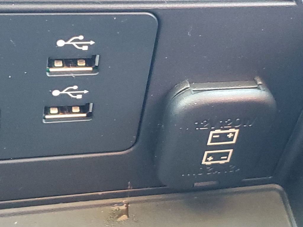 Used 2023 MAZDA MAZDA3 s image 33