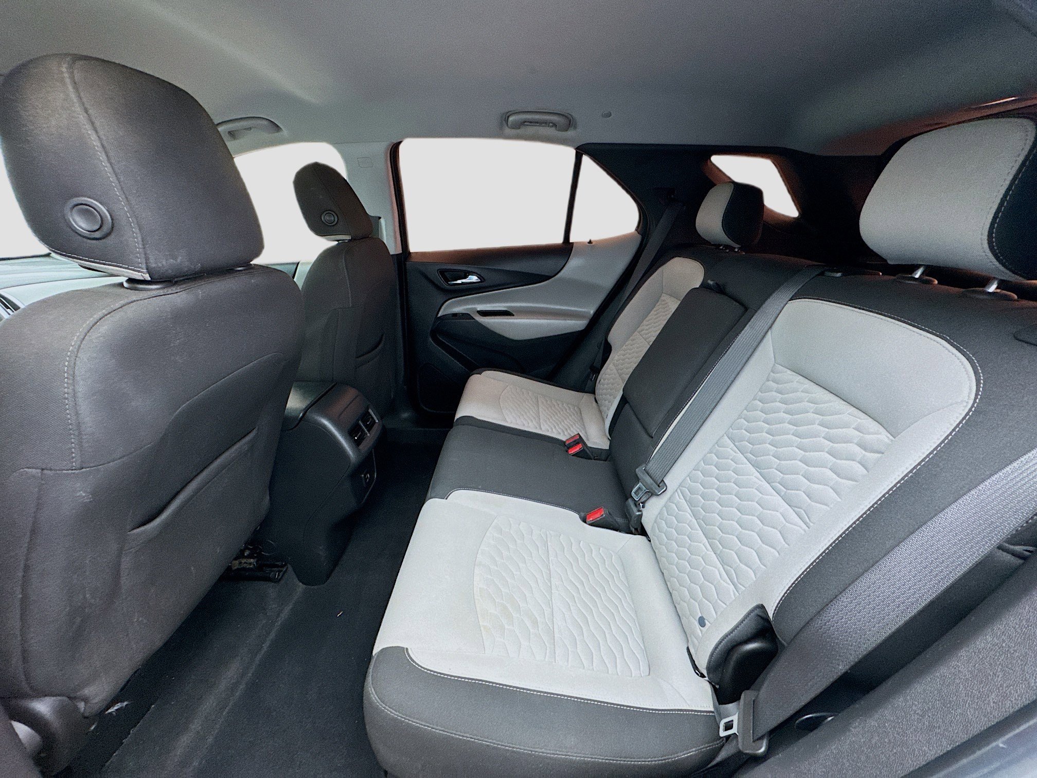 Used 2021 Chevrolet Equinox LS FWD image 15