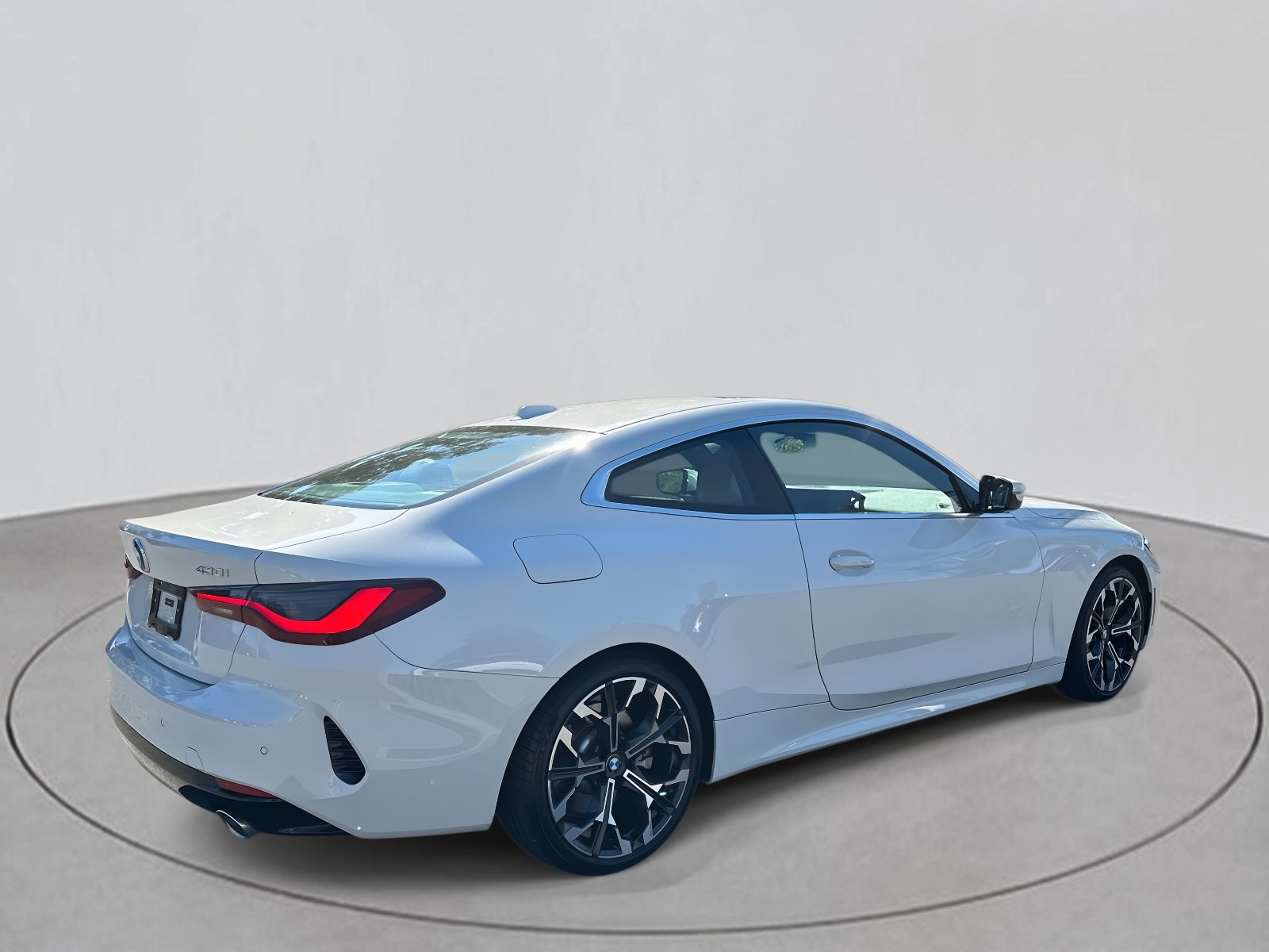Used 2025 BMW 430i Coupe w/ Premium Package image 5
