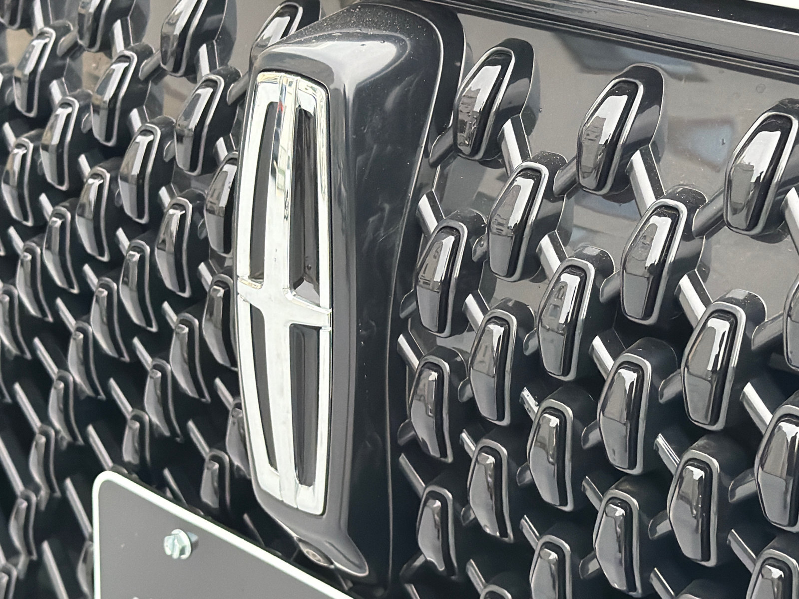 New 2027 Lincoln Aviator AWD w/ Jet Appearance Package image 14