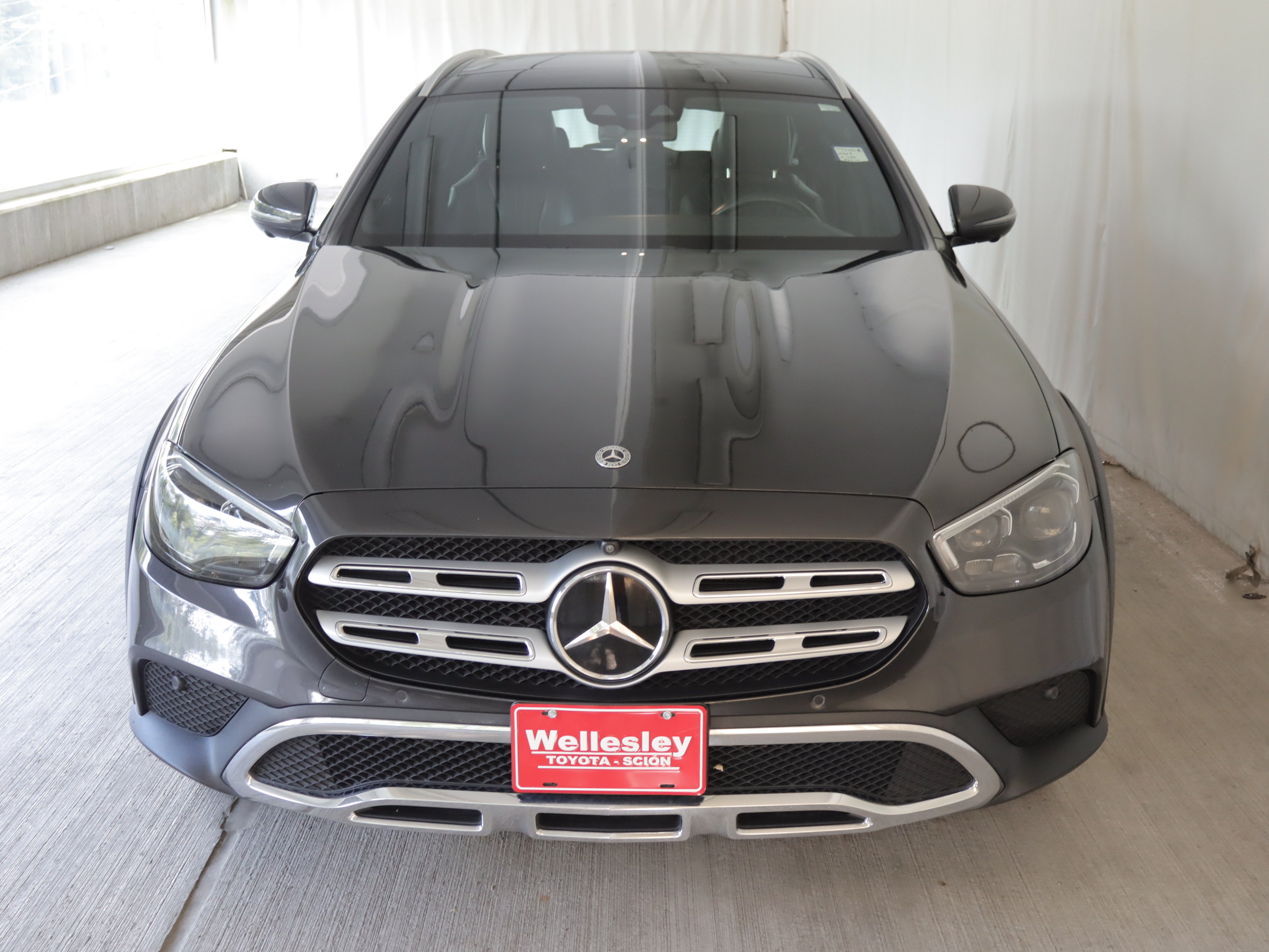 Used 2023 Mercedes-Benz E 450 4MATIC All-Terrain Wagon image 4