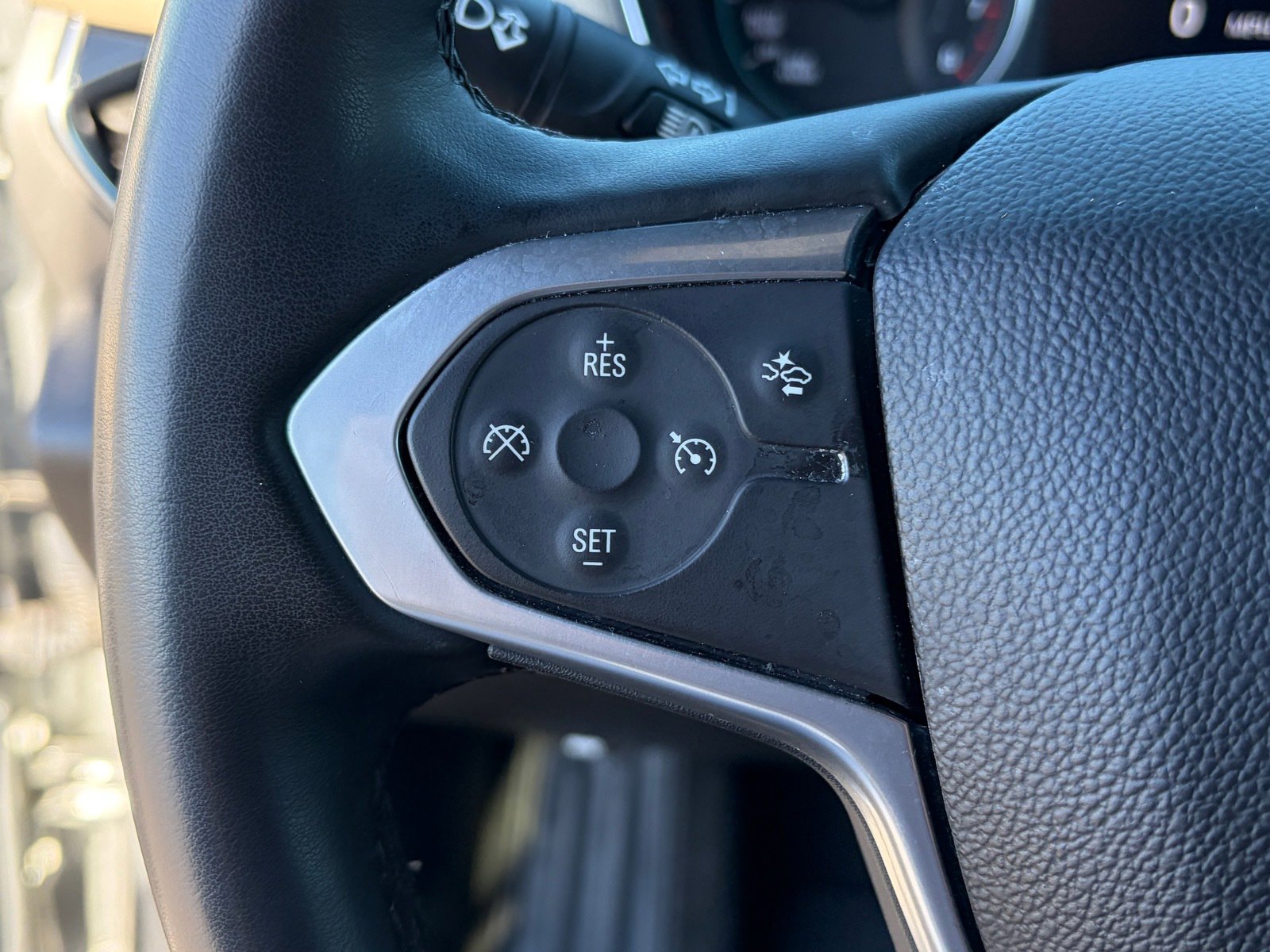 Used 2023 Chevrolet Traverse LT w/ LPO, Cargo Package AWD/4WD image 20