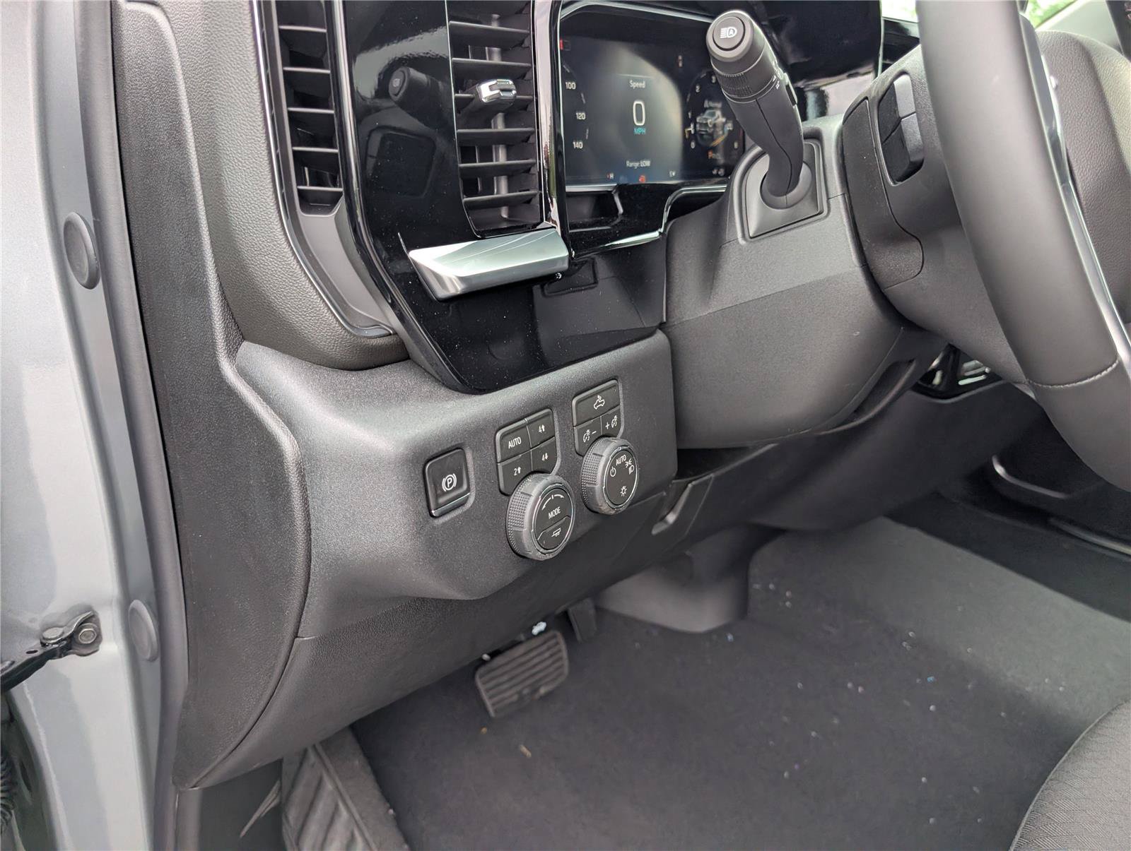 New 2026 Chevrolet Silverado 3500 LT w/ Z71 Off-Road Package AWD/4WD image 16