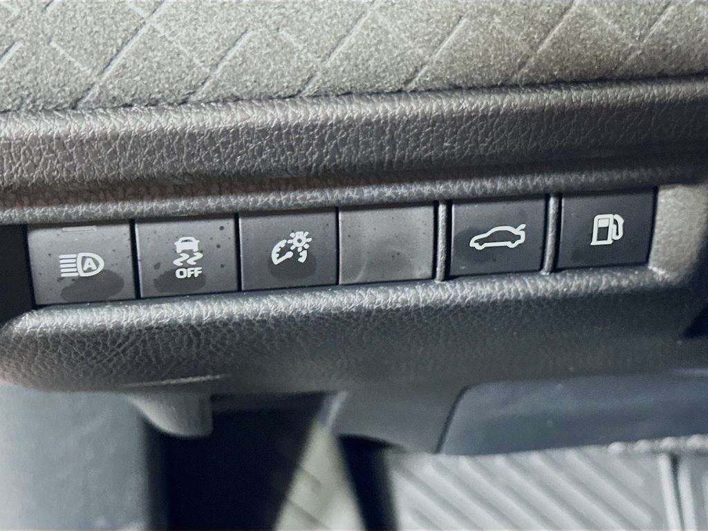 Used 2025 Toyota Camry XLE FWD image 21