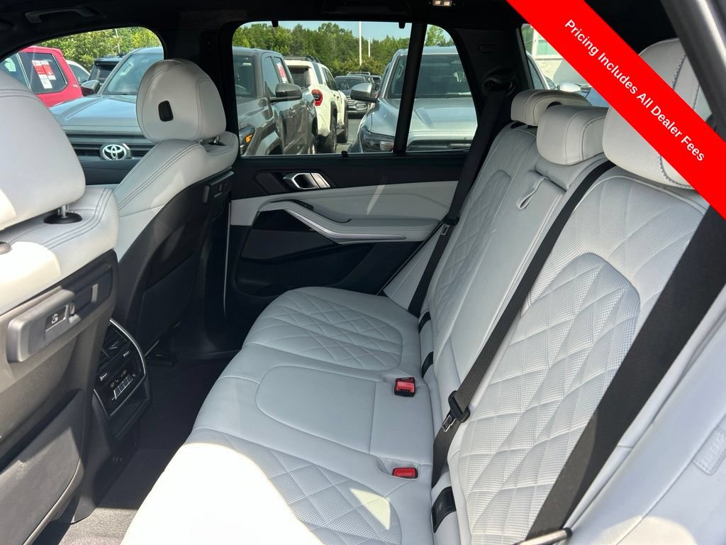 Used 2023 BMW X5 xDrive40i w/ Executive Package AWD/4WD image 17
