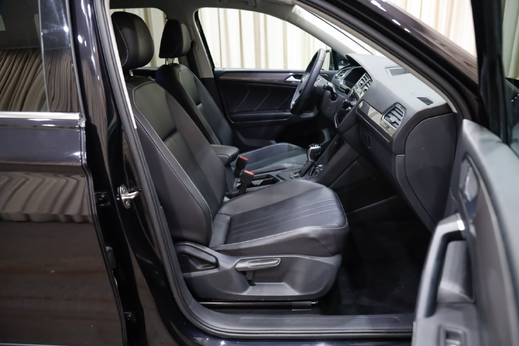 Used 2022 Volkswagen Tiguan SE FWD image 14