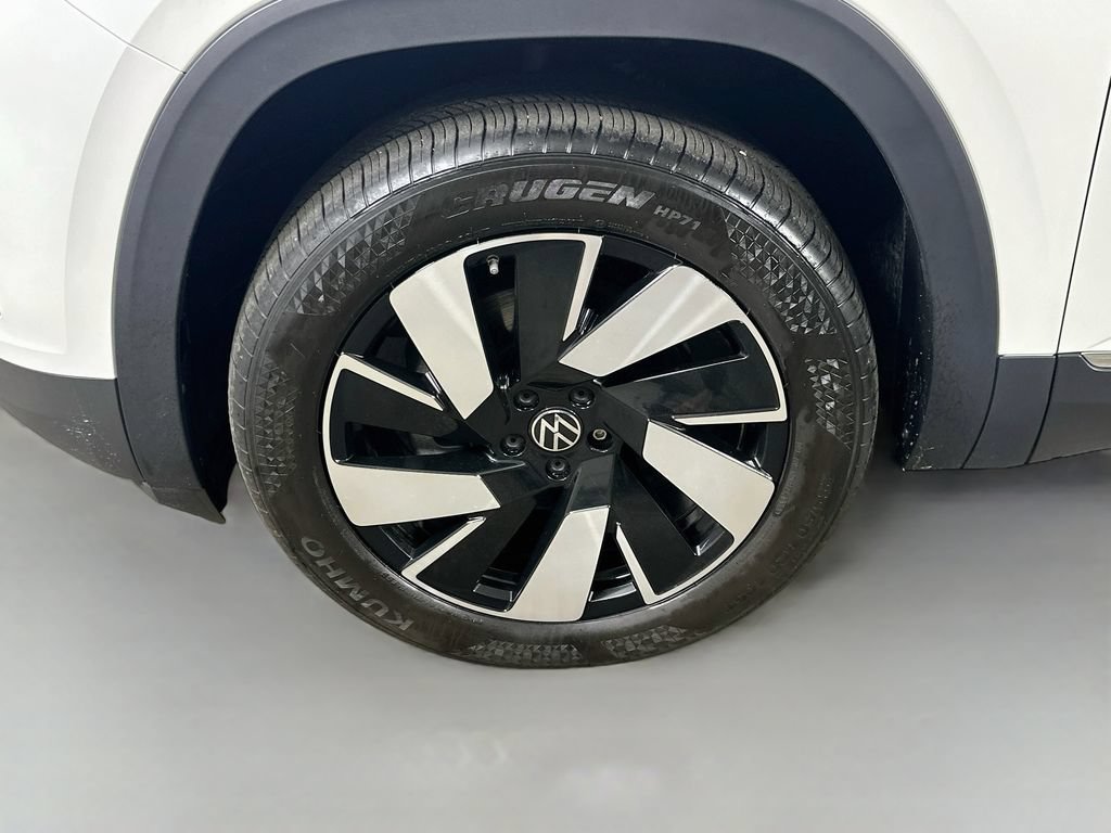 Used 2025 Volkswagen Atlas Cross Sport SEL AWD/4WD image 8