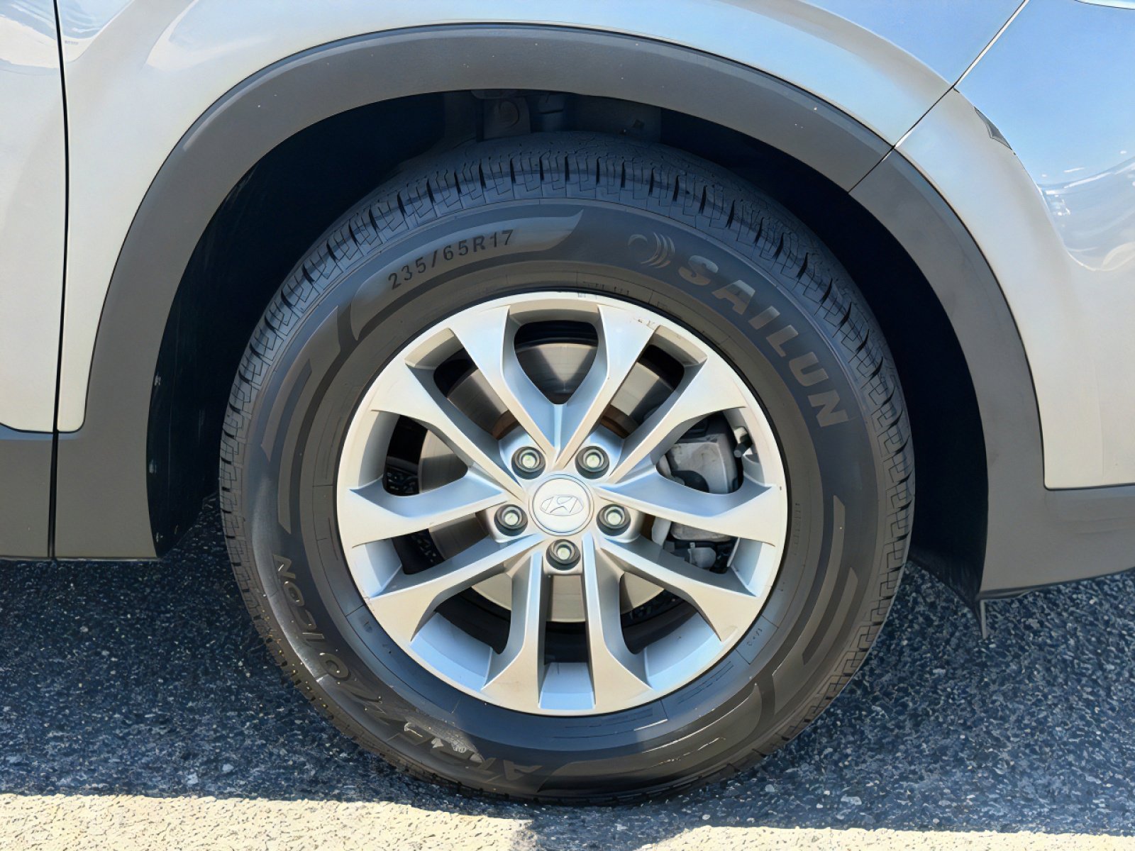 Used 2020 Hyundai Santa Fe SE image 9