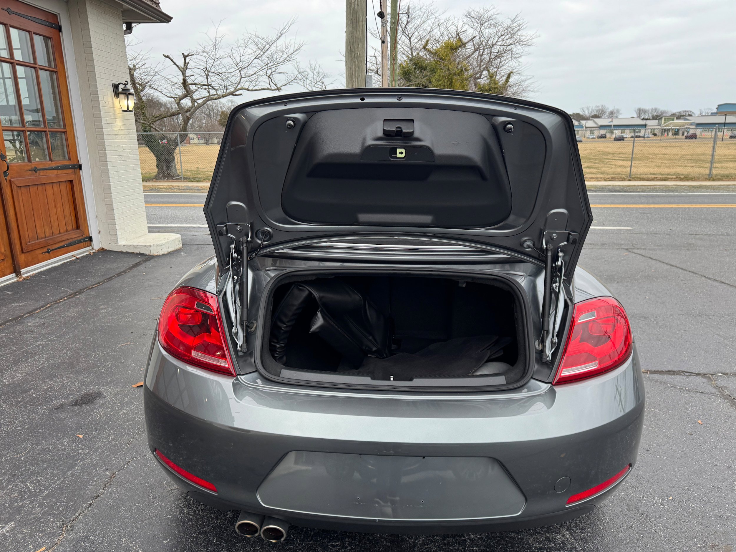 Used 2013 Volkswagen Beetle 2.5 image 28