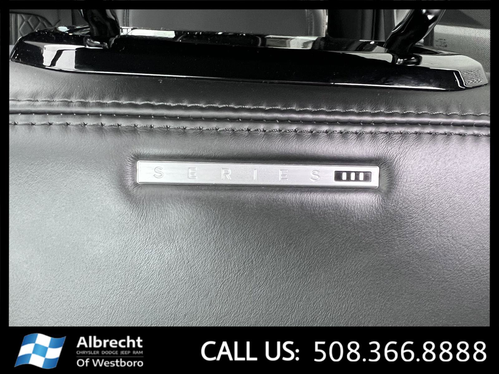 Used 2024 Jeep Grand Wagoneer L Series III image 33