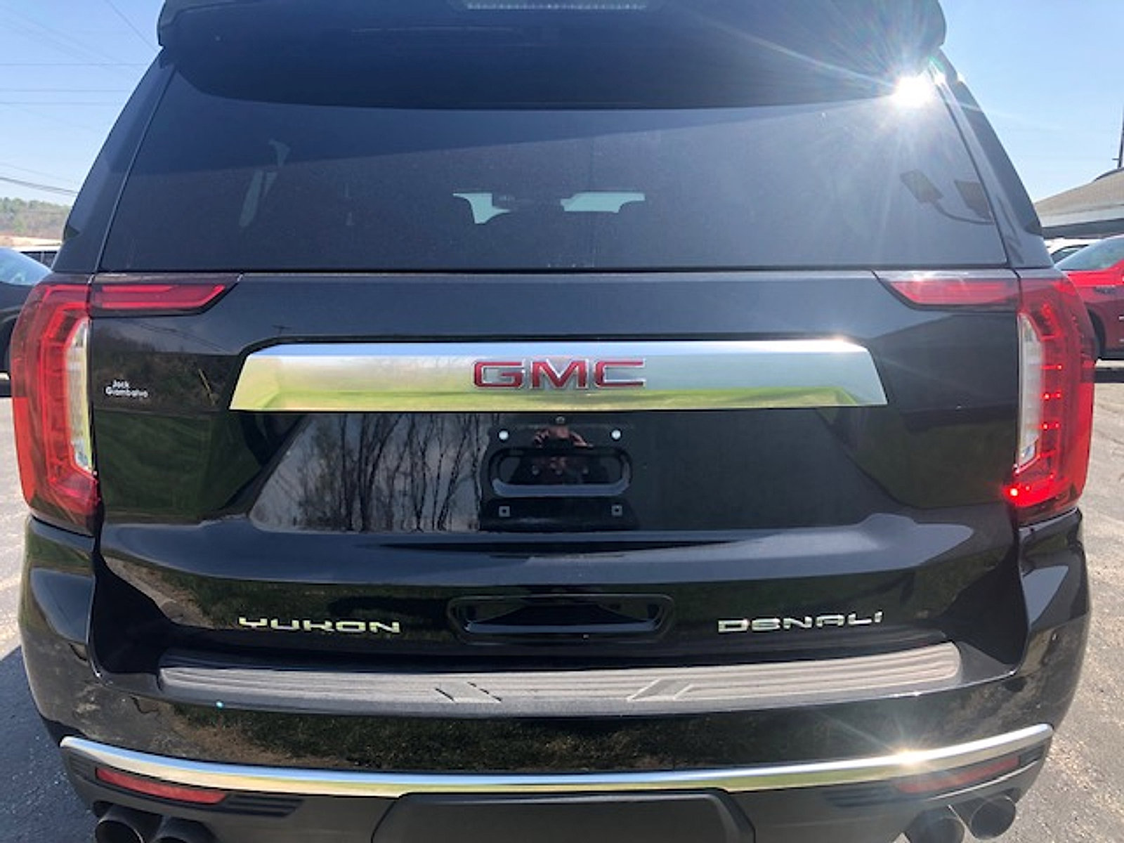 Used 2022 GMC Yukon XL Denali image 5