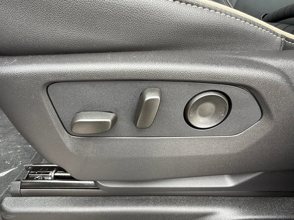 New 2026 GMC Yukon XL Elevation image 30