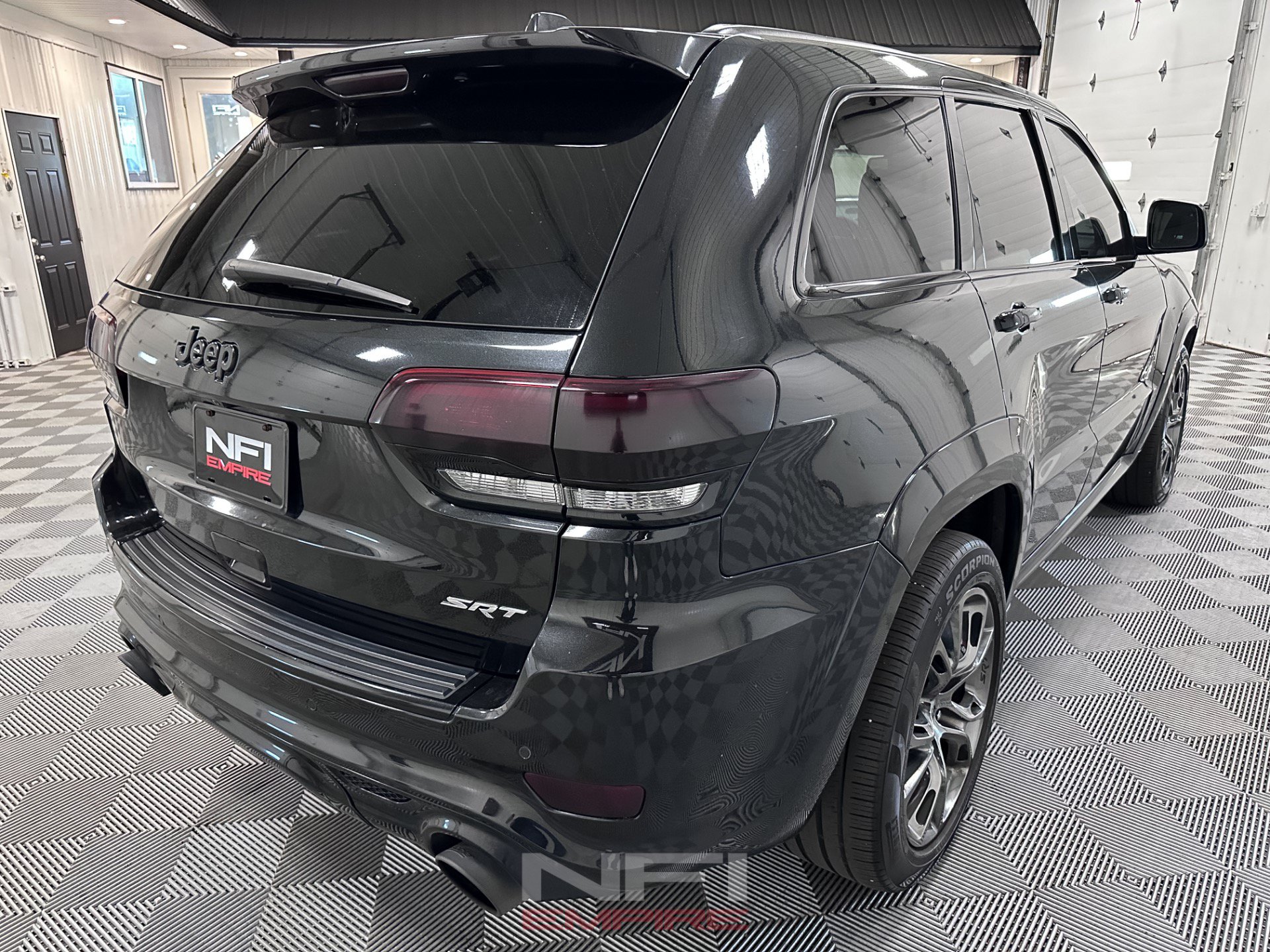 Used 2016 Jeep Grand Cherokee SRT AWD/4WD image 8
