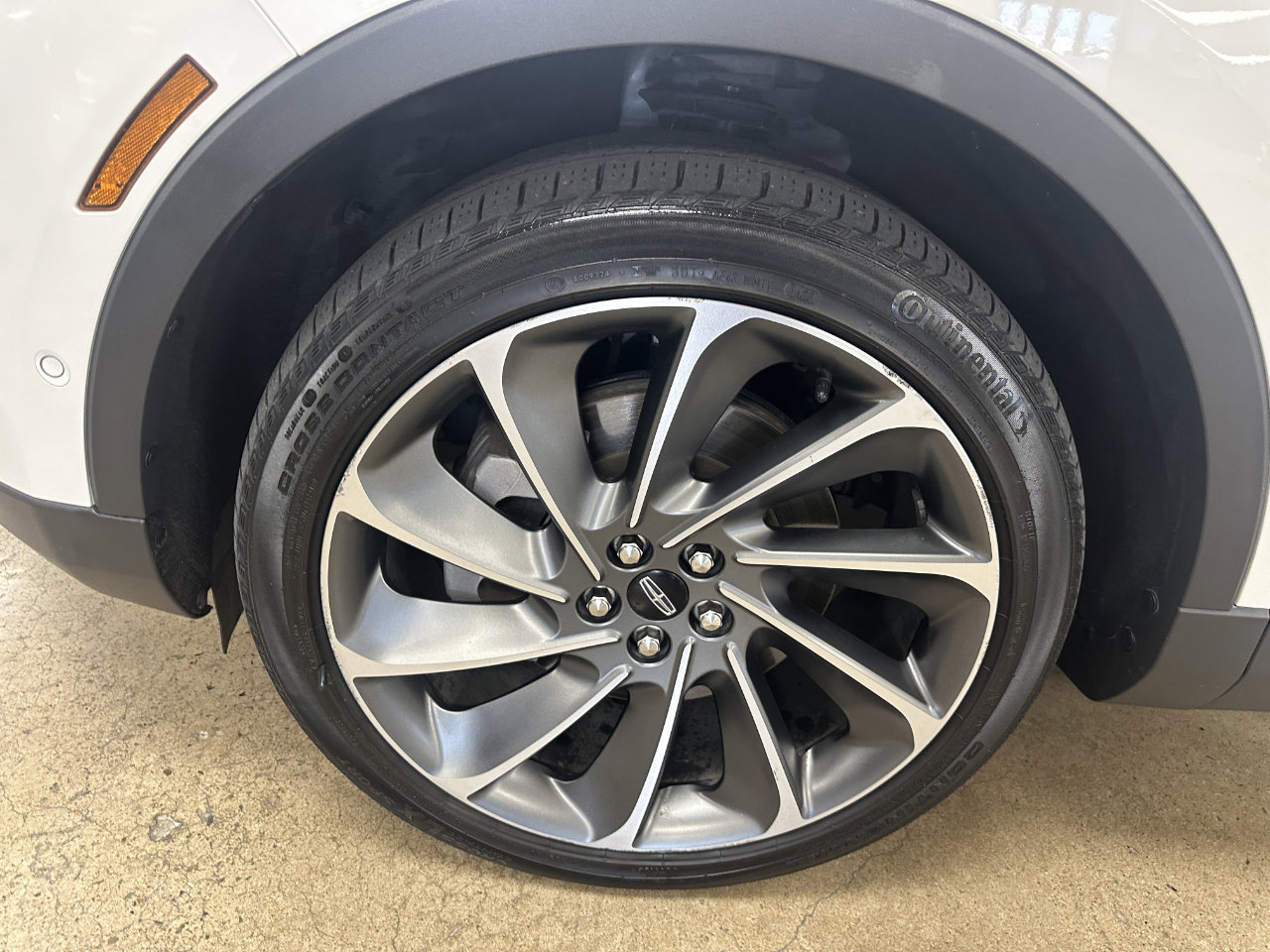 Used 2023 Lincoln Nautilus Reserve w/ Equipment Group 202A image 30