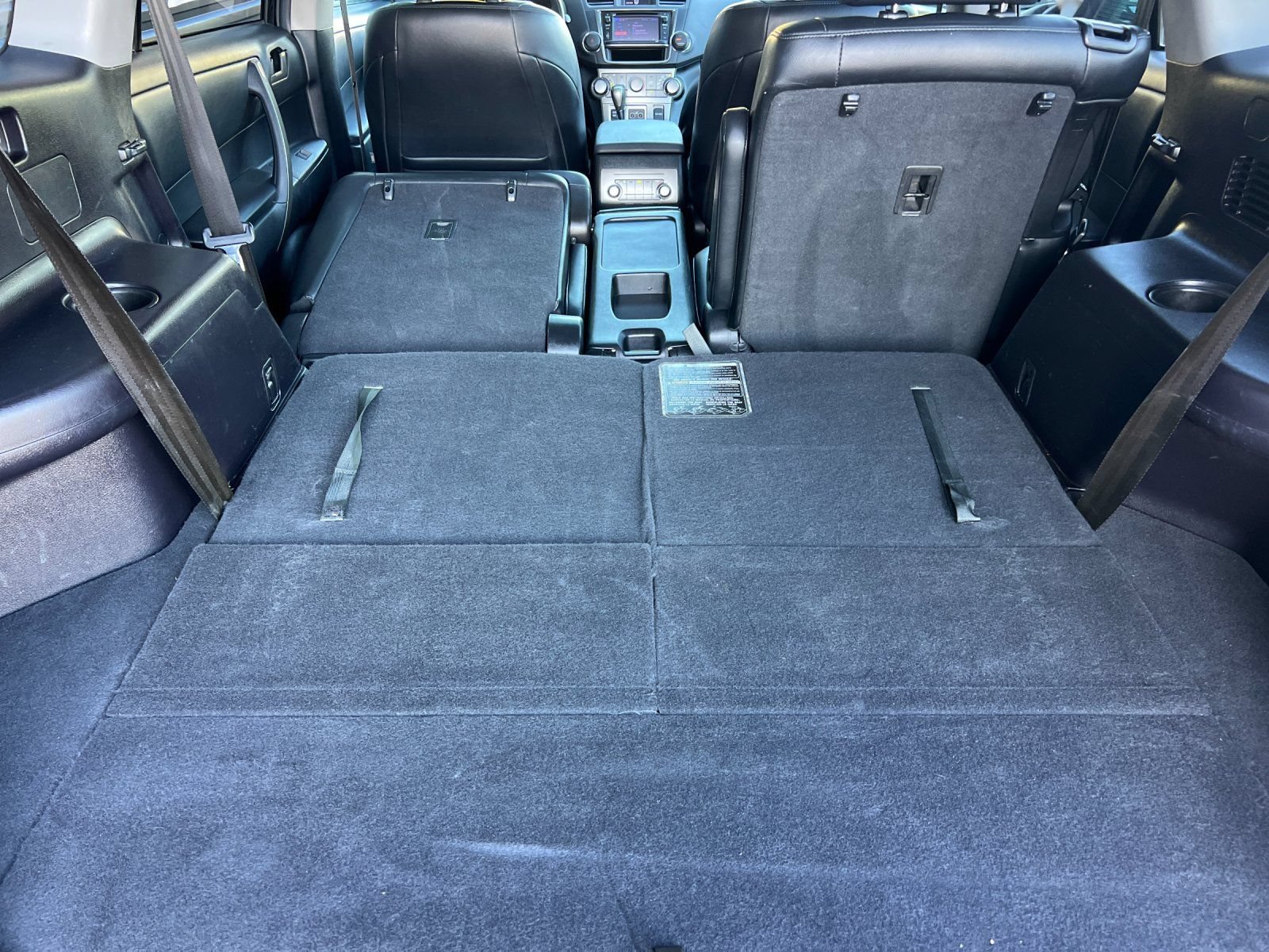 Used 2013 Toyota Highlander SE FWD image 16