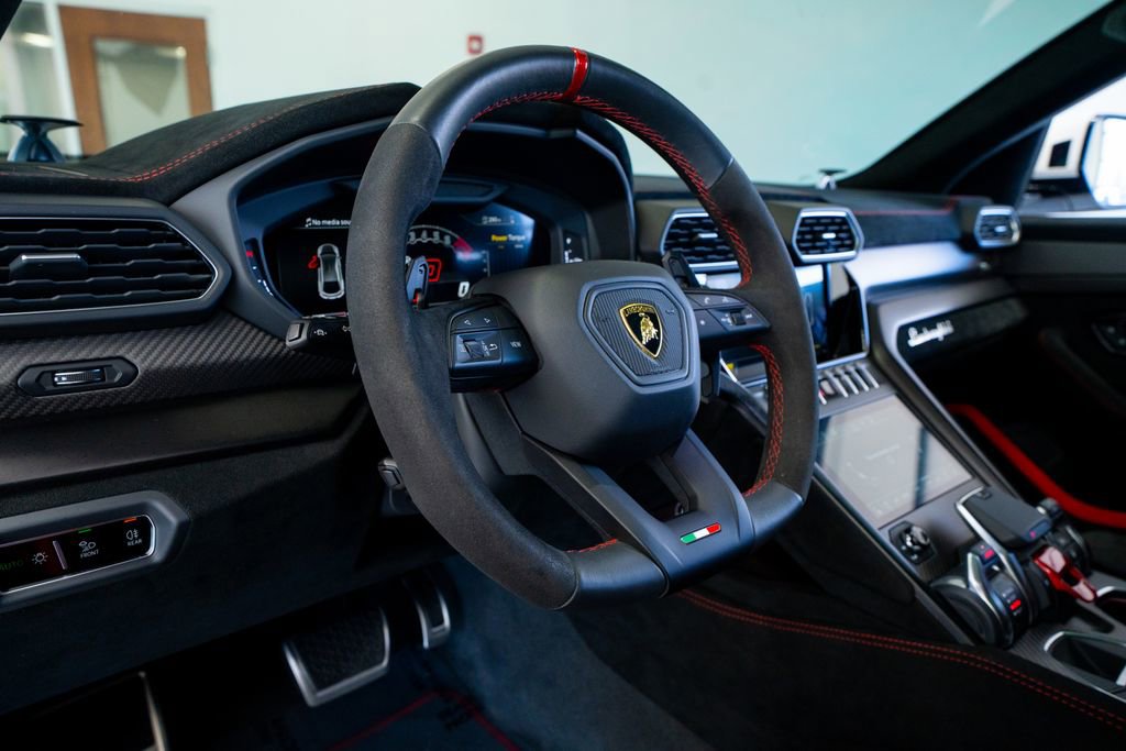 Used 2024 Lamborghini Urus Performante image 41