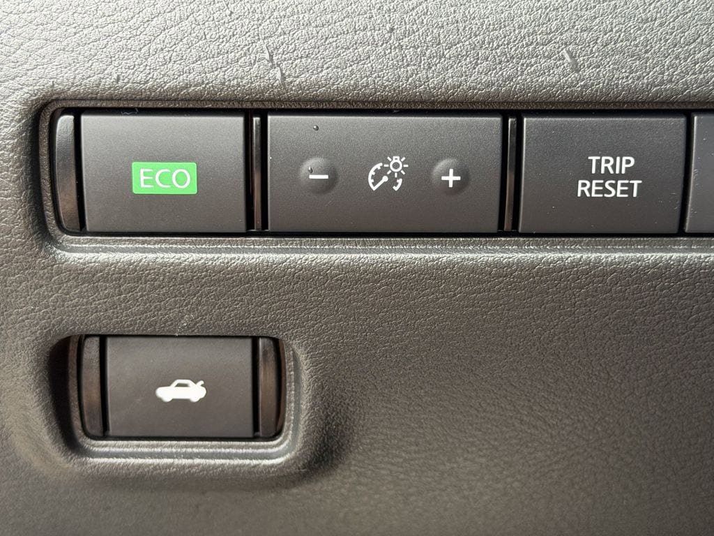 Used 2025 Nissan Sentra SV FWD image 24