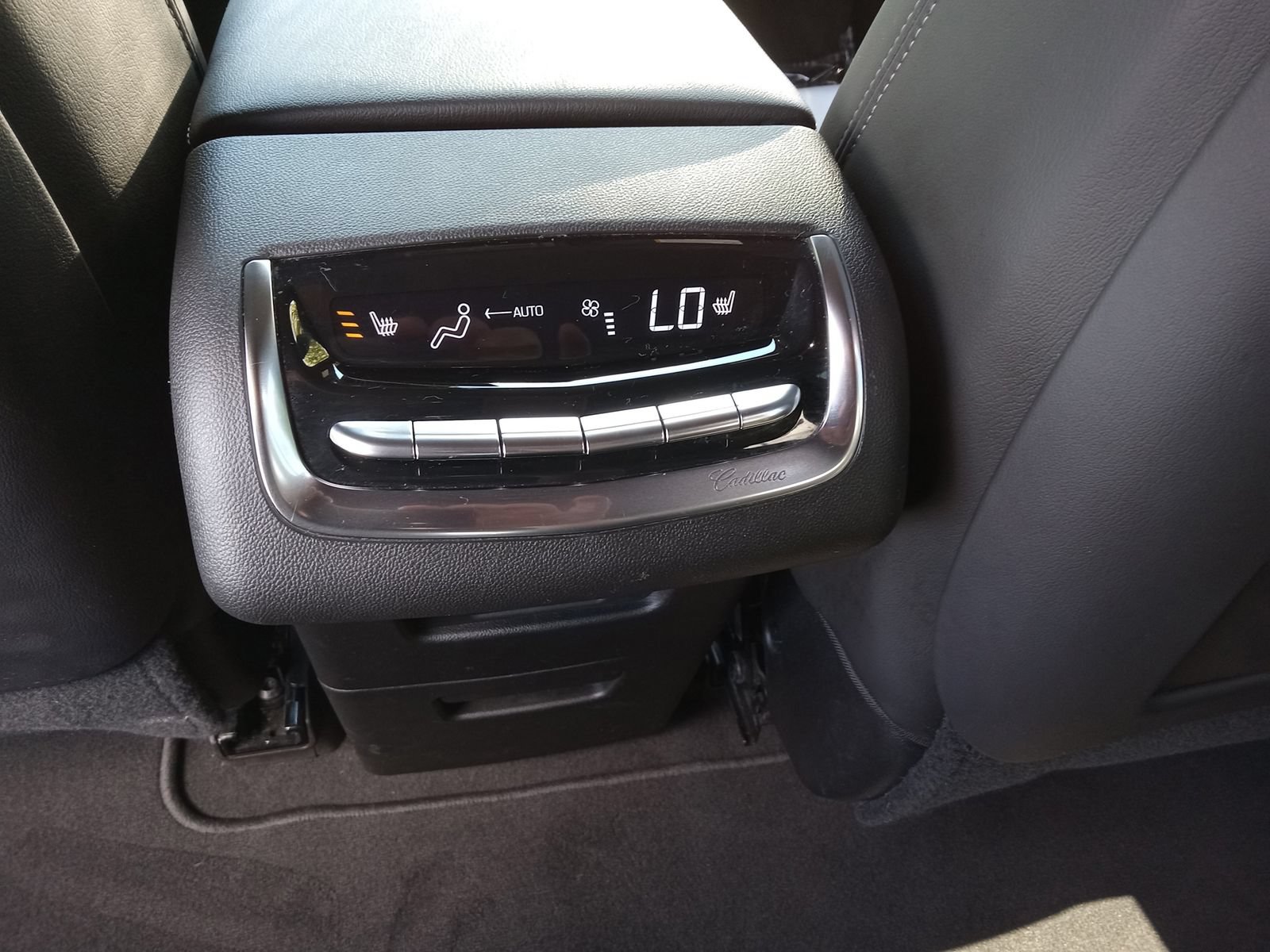 Used 2024 Cadillac XT6 Sport w/ LPO, ONYX Package AWD/4WD image 25