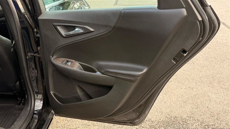 Used 2018 Chevrolet Malibu Premier w/ Premier Sun and Wheel Package FWD image 40