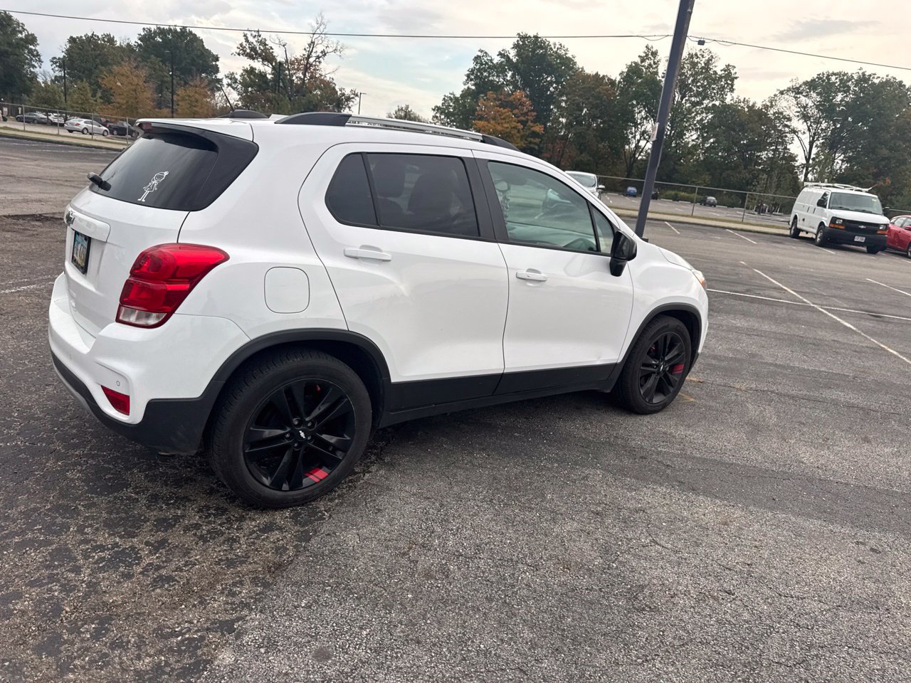 Used 2020 Chevrolet Trax LT w/ Sun & Sound Package FWD image 13