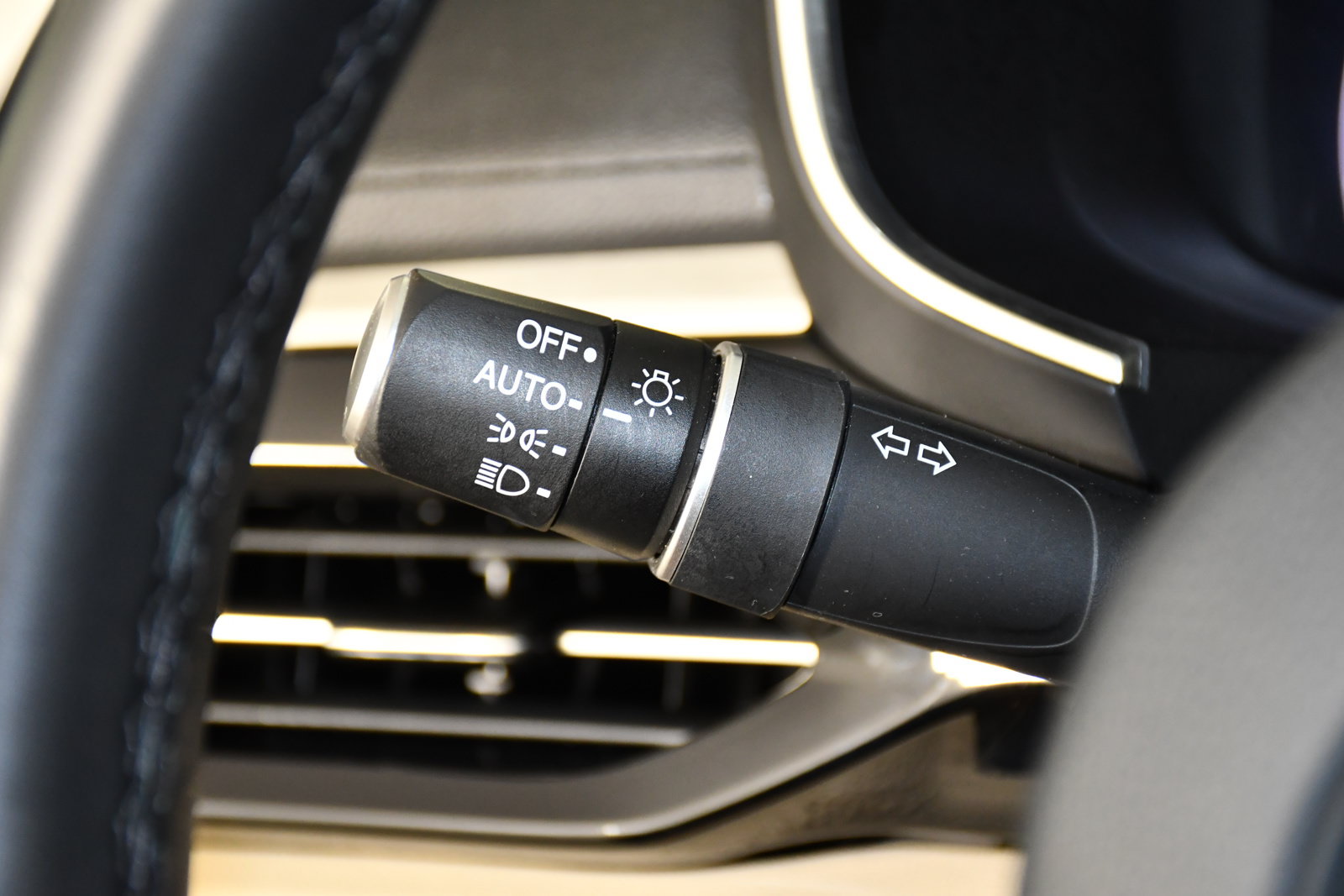 Certified 2025 Acura MDX SH-AWD image 22