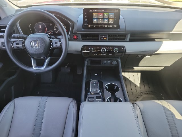 Certified 2023 Honda Pilot Touring image 17