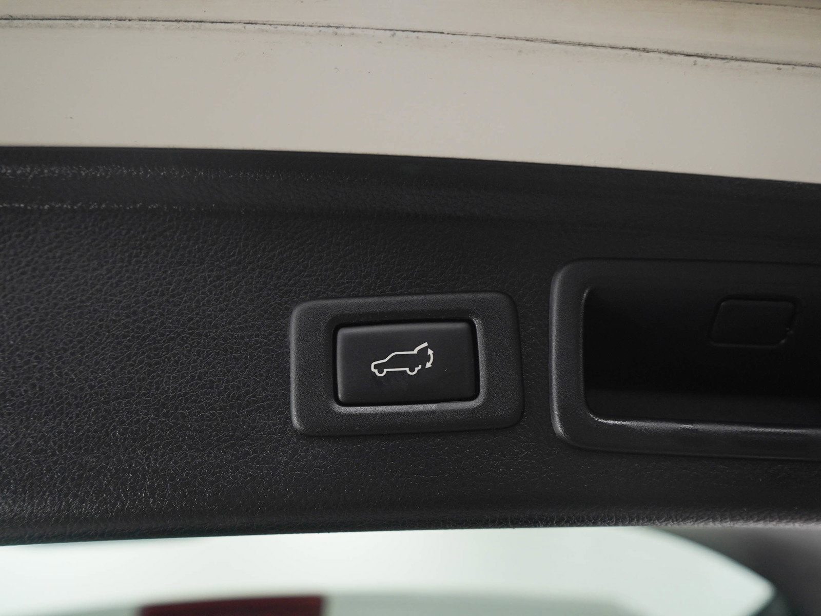 Used 2015 Subaru Forester 2.5i Limited w/ Popular Package #2 image 18