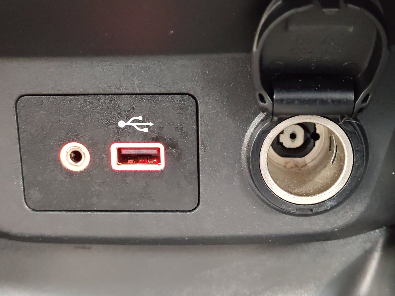 Used 2020 Nissan Rogue S w/ Special Edition Package image 21