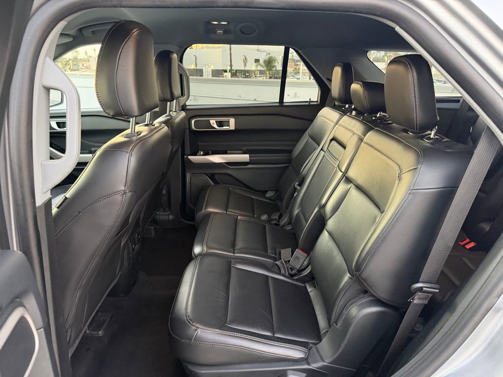 Used 2024 Ford Explorer XLT w/ Equipment Group 202A image 4