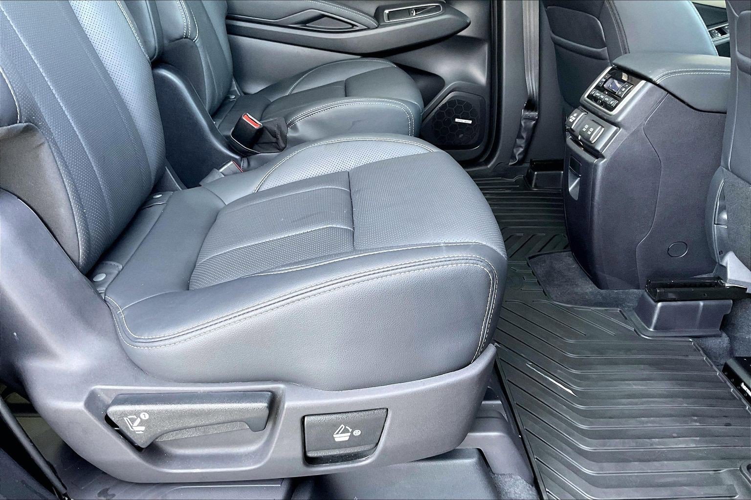 Used 2022 Subaru Ascent Touring image 17