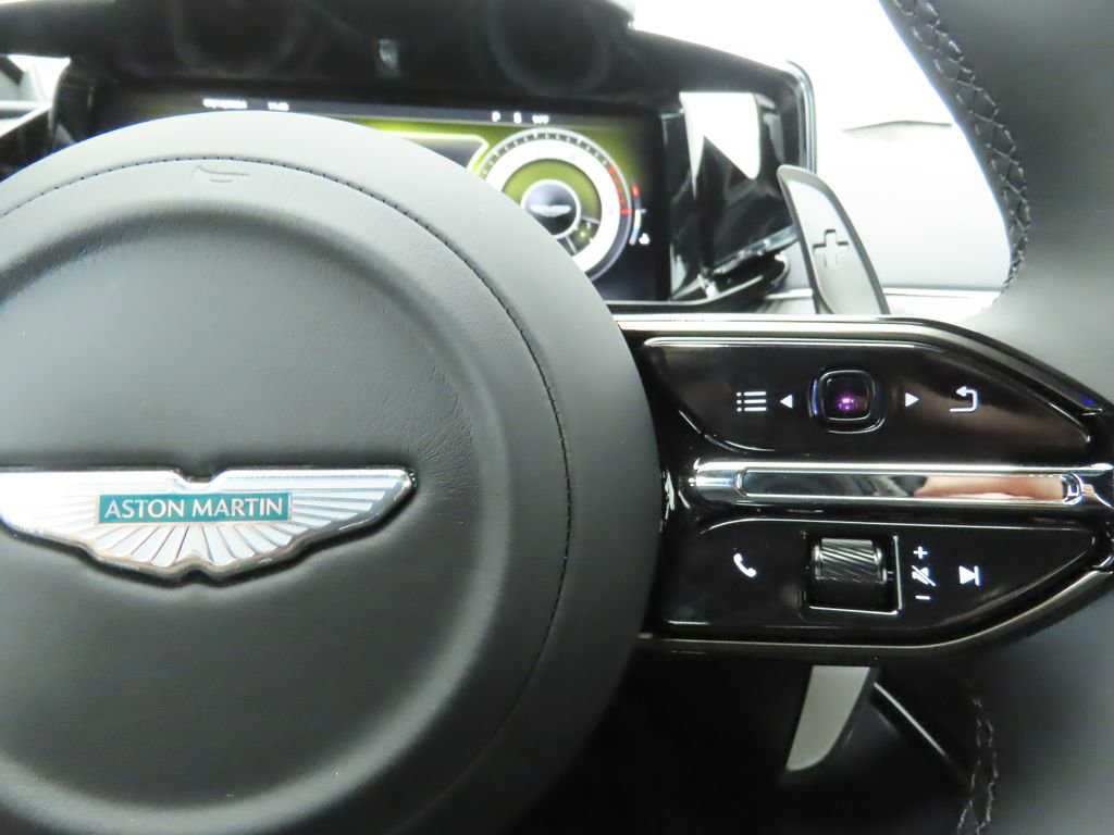 Used 2025 Aston Martin V8 Vantage Coupe image 12