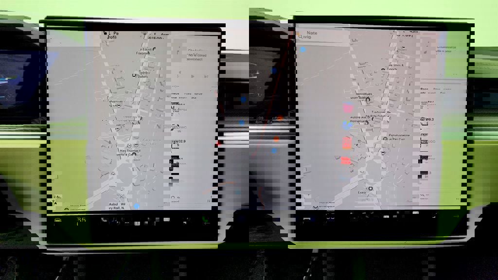 Used 2022 Tesla Model X Plaid image 23