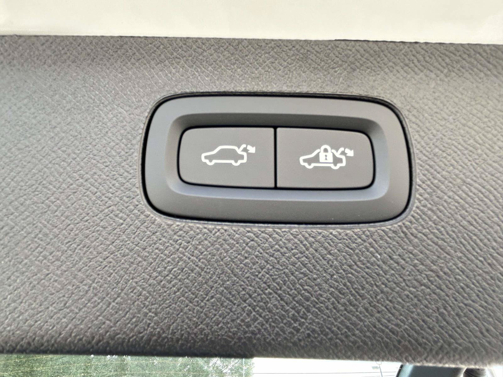 New 2026 Volvo XC90 B5 Ultra w/ Protection Package Premier AWD/4WD image 19