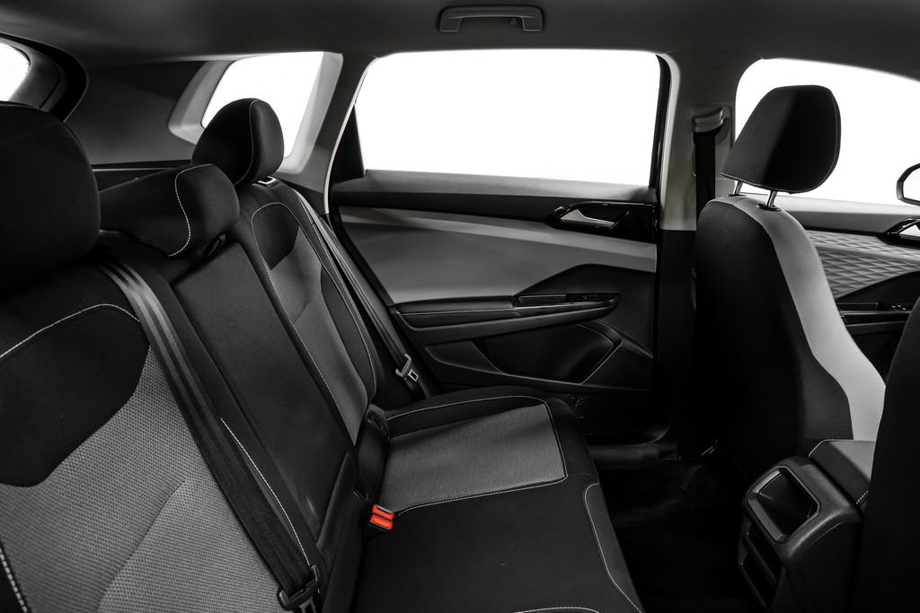 Used 2024 Volkswagen Taos S image 32