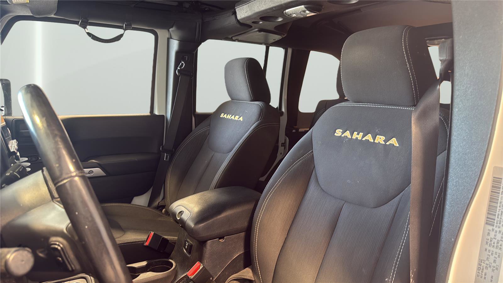 Used 2015 Jeep Wrangler Unlimited Sahara w/ Connectivity Group image 11