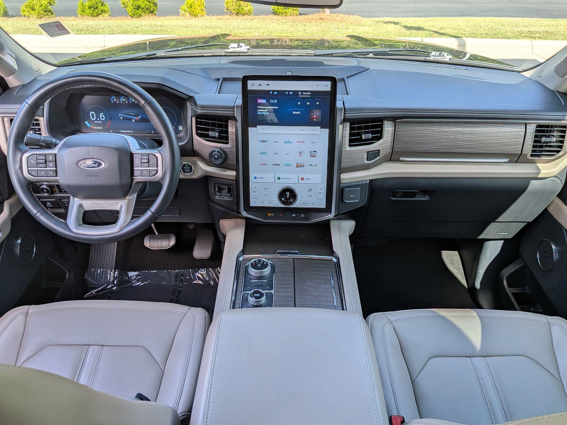 Used 2024 Ford Expedition Limited AWD/4WD image 29