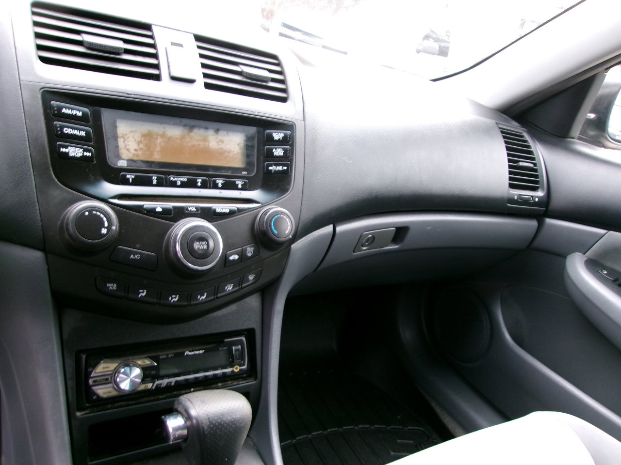 Used 2005 Honda Accord LX image 10