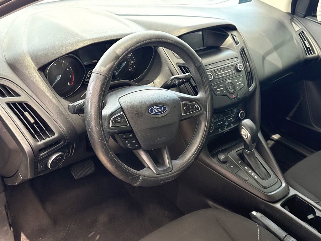 Used 2018 Ford Focus SE FWD image 9