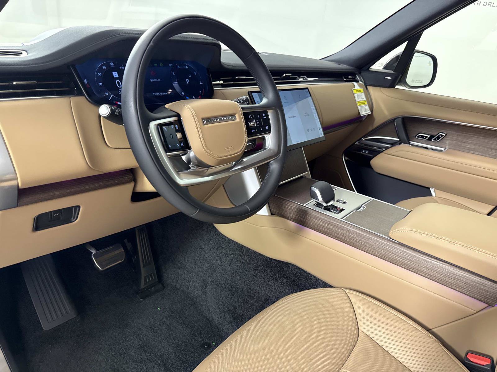New 2026 Land Rover Range Rover Long Wheelbase SE AWD/4WD image 22