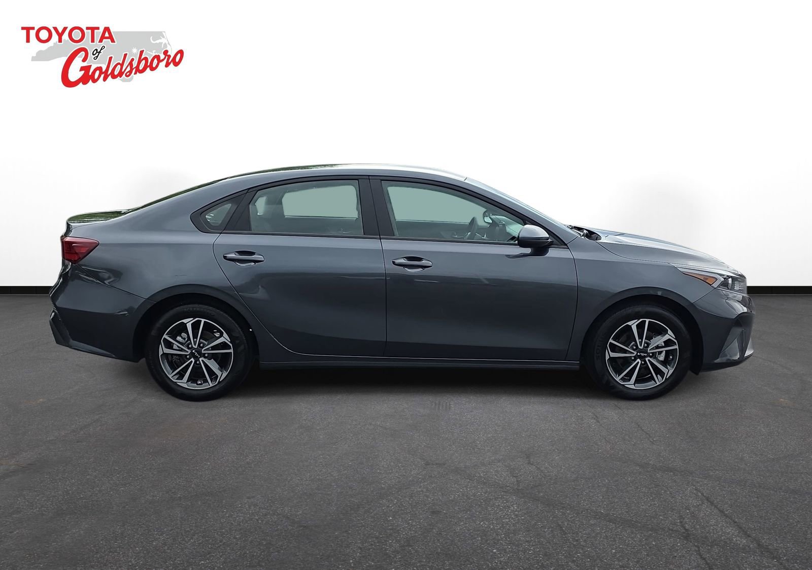 Used 2024 Kia Forte LXS FWD image 4