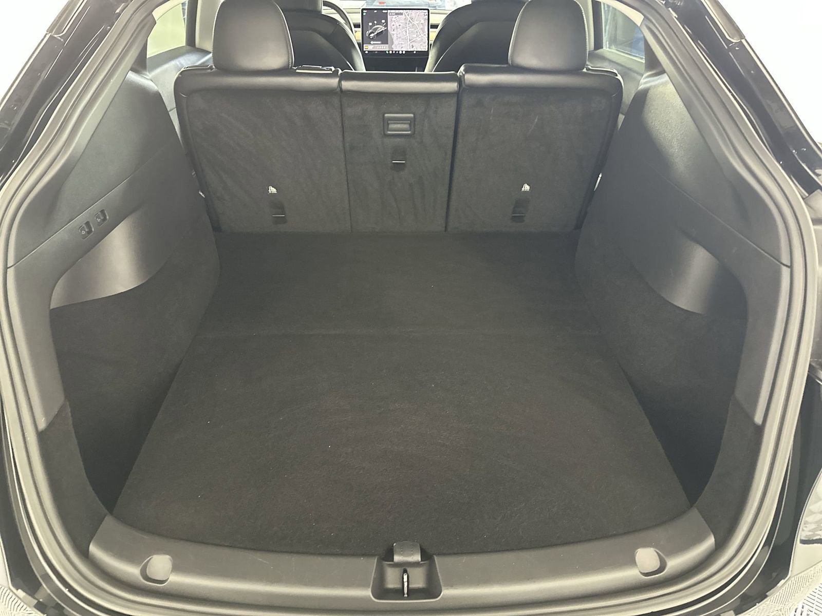 Used 2021 Tesla Model Y Long Range image 25