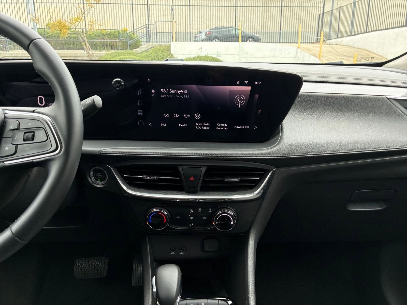 Used 2025 Buick Encore GX Preferred image 17