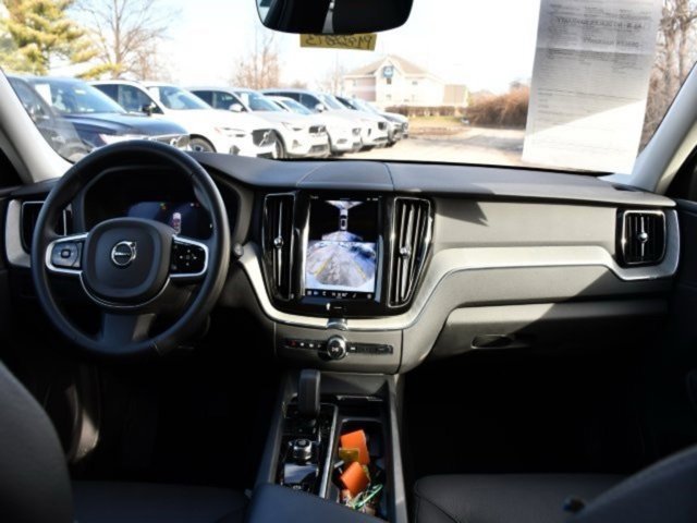Certified 2025 Volvo XC60 B5 Plus image 15