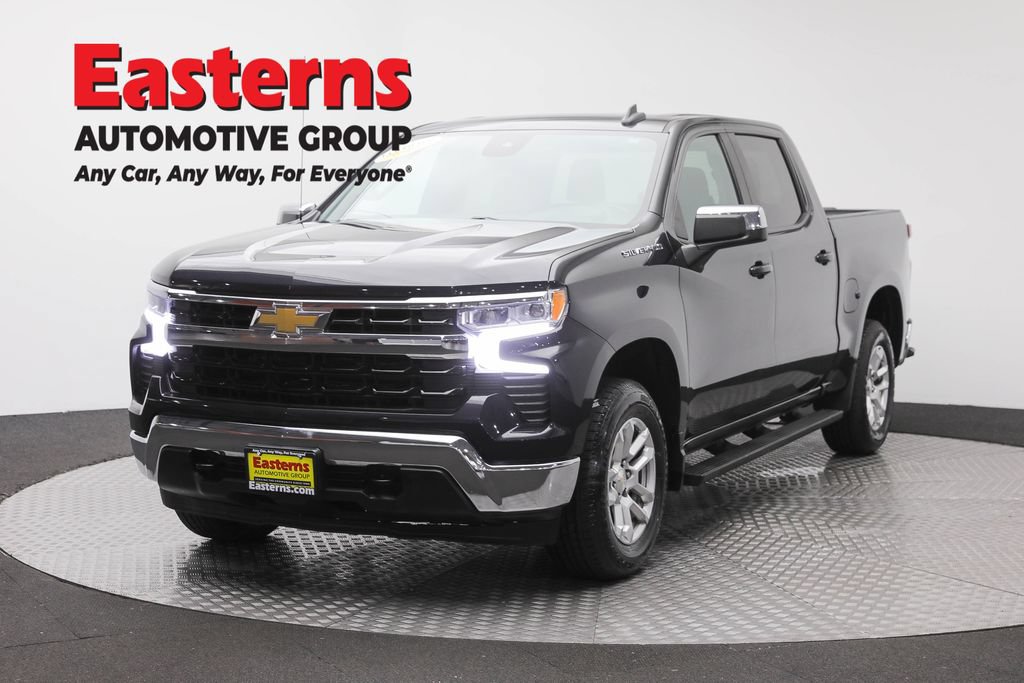 Used 2022 Chevrolet Silverado 1500 LT AWD/4WD image 1