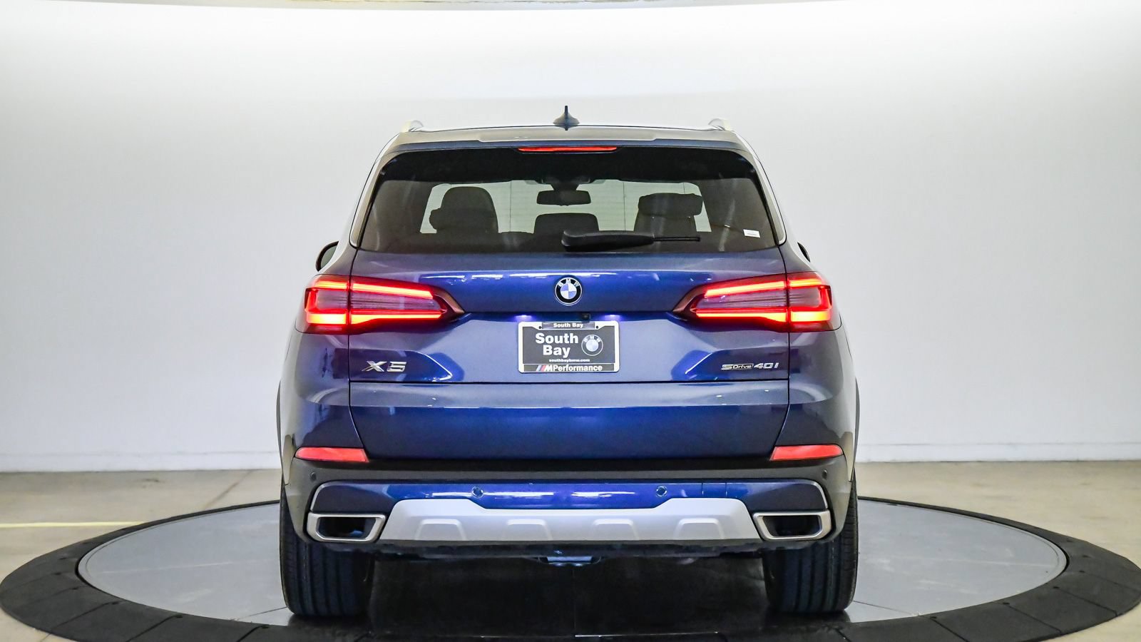 Certified 2022 BMW X5 sDrive40i w/ Luxury Seating Package RWD image 3